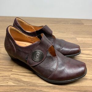 Think! Made in Hungary Women's Burgundy Leather Button Slip-on Size 8 /EU 38